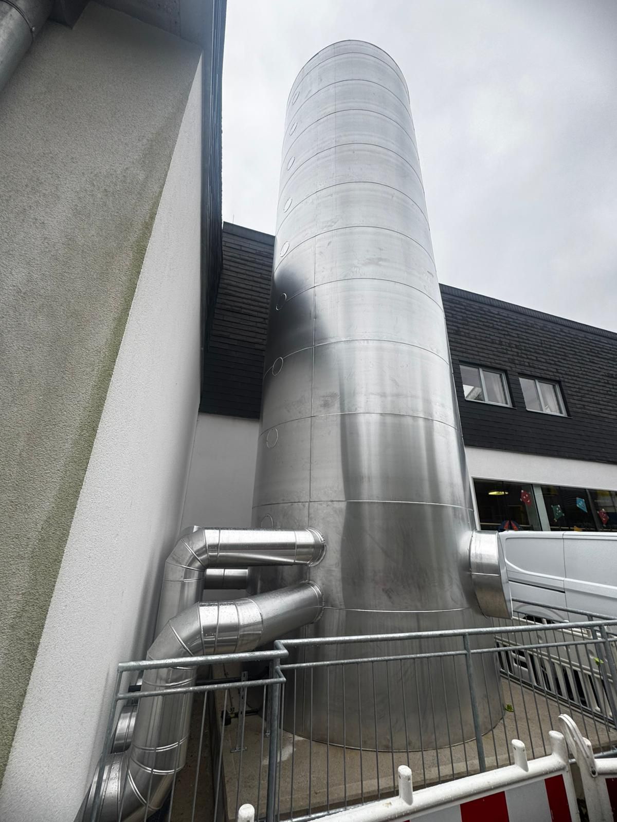 Große Anlage